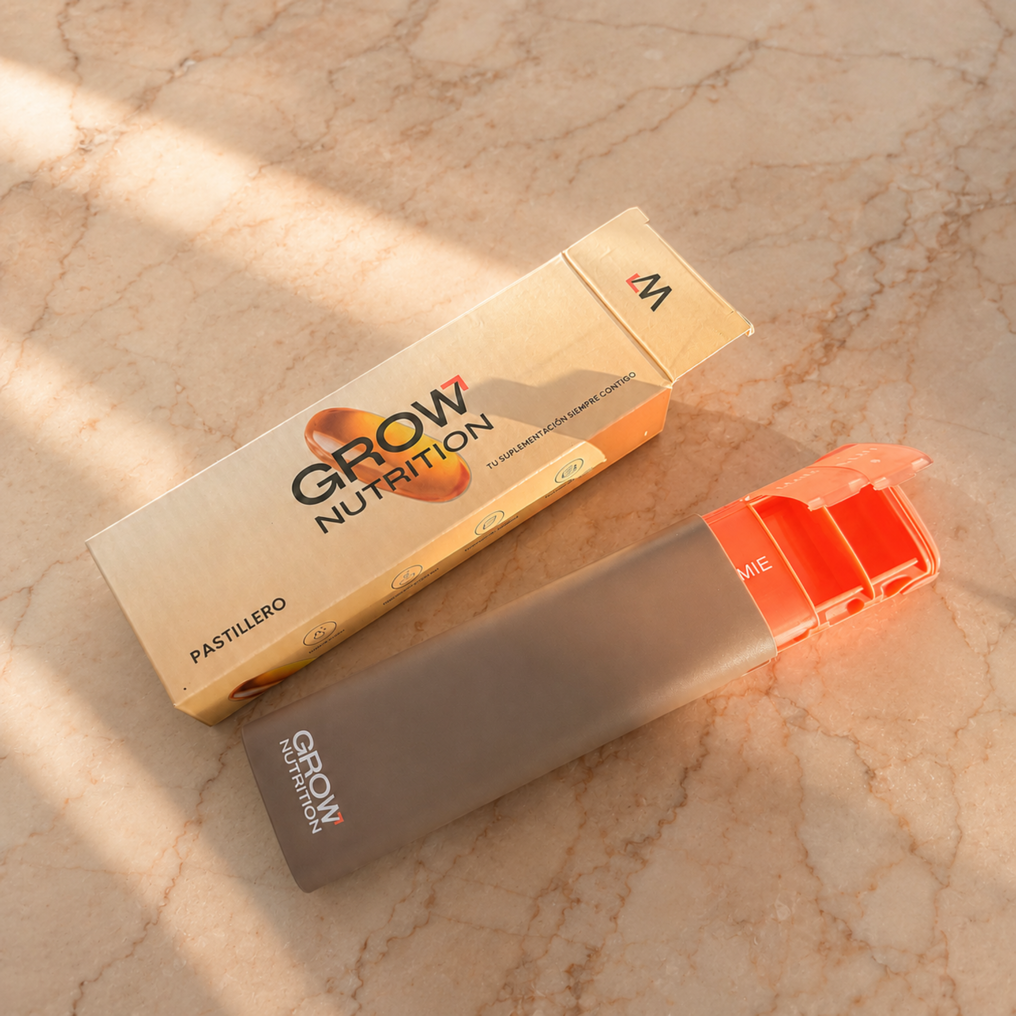 Pastillero semanal GROW Nutrition en contexto de uso diario